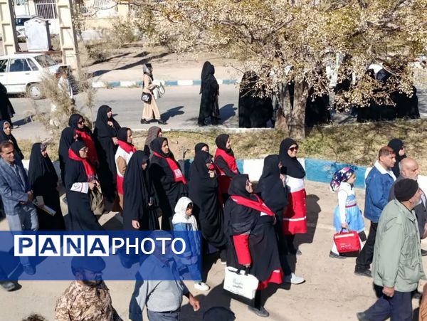 پیاده‌روی رضوی و رونمایی از کتاب «مشهدگ» در سالروز ورود امام رضا(ع) به خرانق اردکان