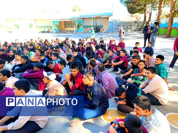 حضور رییس پلیس فتا شهرستان کاشمر در دبیرستان میثاق