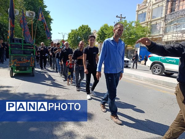 عاشورای حسینی در آشخانه و ۷۲ دیگ غذای نذری