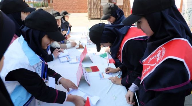 نمایی از بیست و هشتمین دوره انتخابات شوراهای دانش‌آموزی استان آذربایجان شرقی