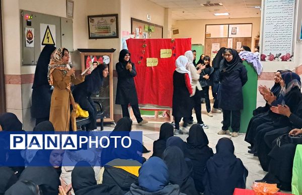 جشن یلدا در دبیرستان حضرت زینب(س) 