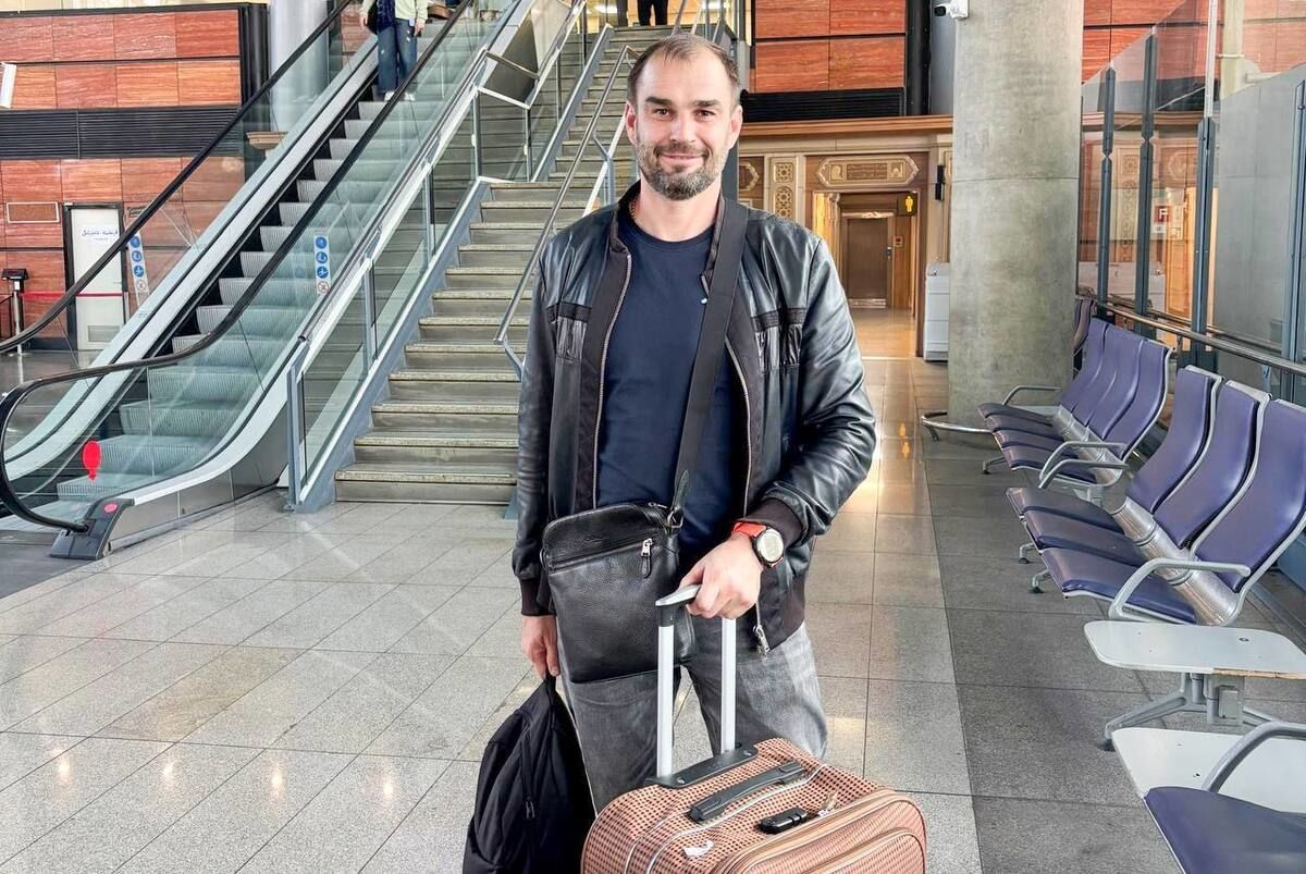 مربی اوکراینی تیم ملی آب‌های آرام وارد ایران شد