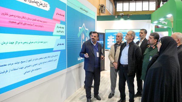 بازدید رئیس‌جمهور از نمایشگاه «الگوهای مسیر پیشرفت»