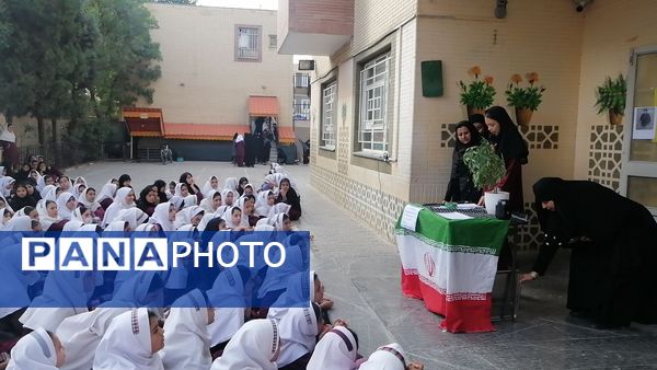  اولین سالگرد شهادت شهید خدمت آیت الله ابراهیم رئیسی در دبستان شطیطه ۲