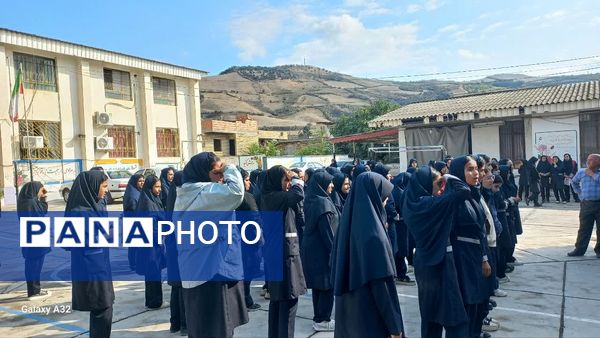 آموزش رژه نظامی برای دختران فاطمی