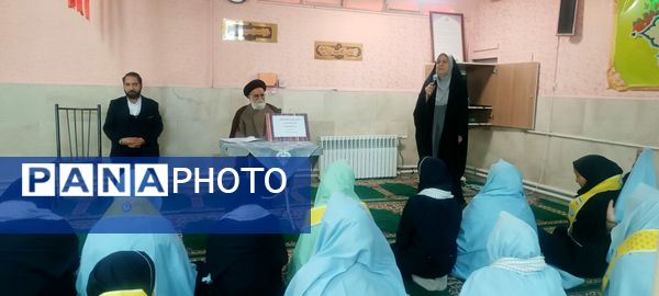 جلسه پرسش و پاسخ با امام جمعه شهرستان نیشابور در دبیرستان شاهد قدسیان 