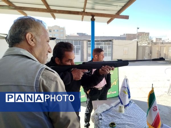 مسابقه تیر اندازی کارکنان اداره آموزش و پرورش کاشمر