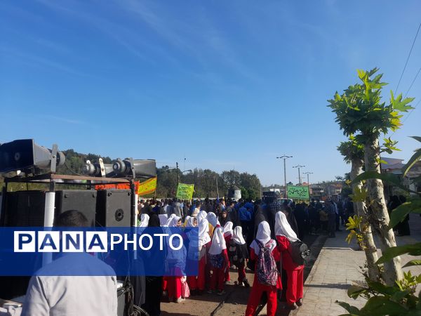 13 آبان متحد و استوار در مقابل استکبار