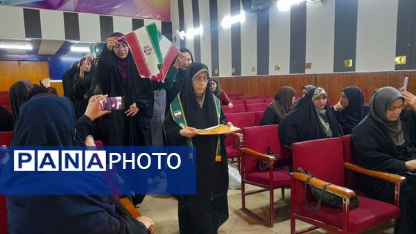 کارگاه توانمند مربیان پیشتاز کانون برادران قائمشهر