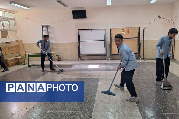 دانش‌آموزان دبستان معارف 6 با پاکسازی مدرسه به پویش چله خدمت پیوستند