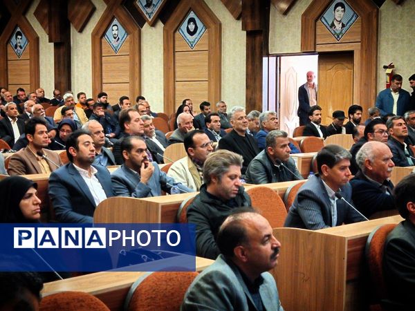 نایب رئیس مجلس شورای اسلامی پای درد دل فعالان اقتصادی نشست