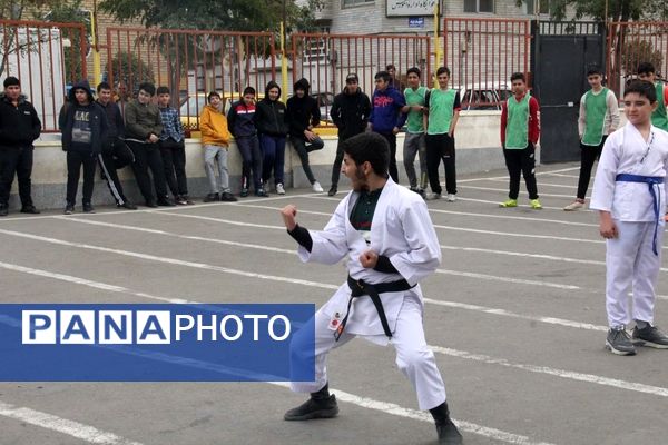 آغاز مسابقات ورزشی درون مدرسه‌ای میرزا حسن رشدیه