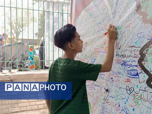 موکب «هم‌قدم تا حرم»؛ میعادگاه خادمان دانش‌آموز