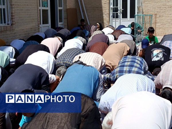 نماز جمعه ای هزاران نفری با حضور حماسی مردم کاشمر