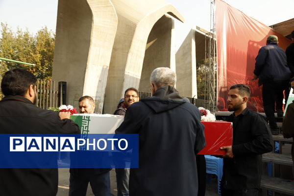 وداع باشکوه مردم با شهدای گمنام در قلب پایتخت