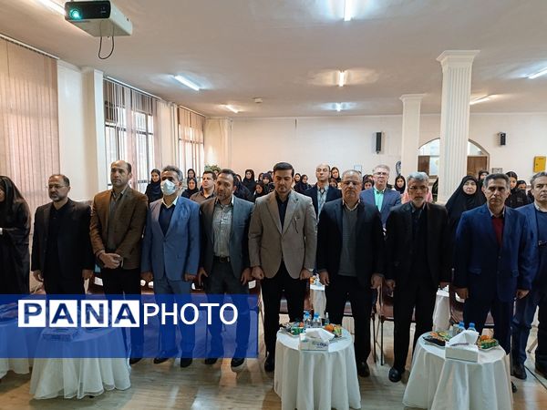 آیین افتتاحیه هفته پژوهش در دبیرستان فاطمه الزهرا(س) ناحیه سه کرج