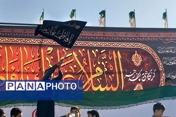 استادیوم ورزشی شهدای شهرستان قدس میزبان پرشورترین مراسم روز دانش‌آموز 