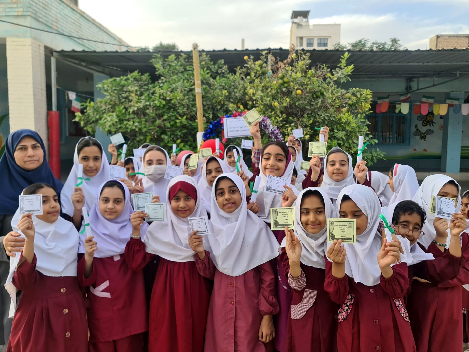 آیین افتتاحیه هفته «سفیران سلامت» در مدرسه شهید ابراهیم تنیده 