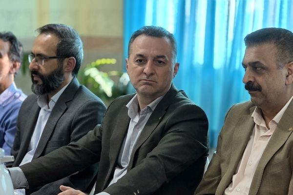 نشست شبکه همیار مدیران تحولی با حضور مسئولان استانی در قائم‌شهر برگزار شد