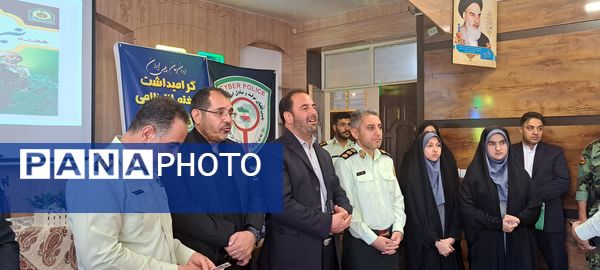  مراسم روز نیروی انتظامی در مدرسه شاهد 