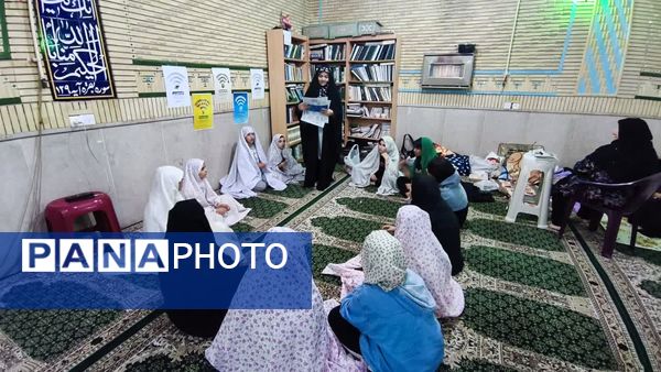 مراسم معنوی اعتکاف دانش‌آموزی در مسجد امام خمینی(ره)