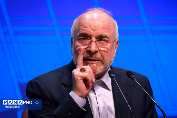 نشست خبری رئیس مجلس شورای اسلامی