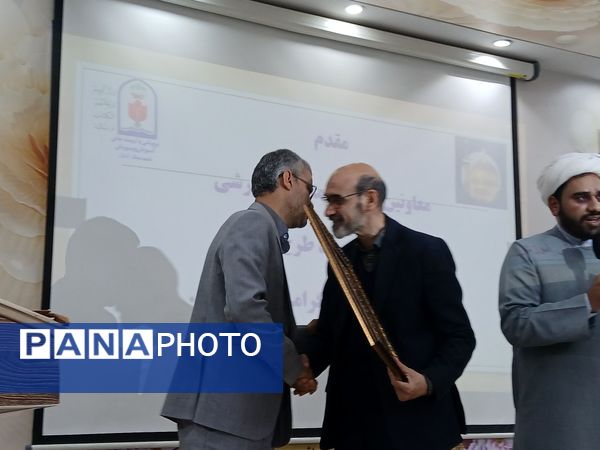 همایش باغبان تربیت  در خلیل آباد برگزار شد
