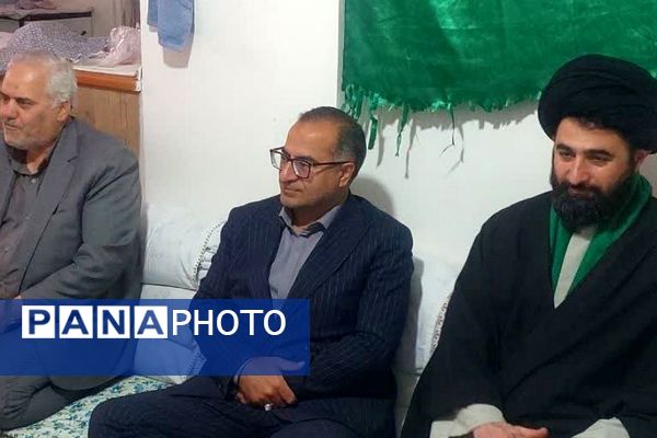 دیدار فرماندار فیروزکوه با خانواده‌های شهدا