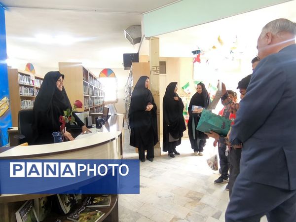 بازدید عوامل اجرایی دبستان شهید پسندیده از کتابخانه فدک فدافن