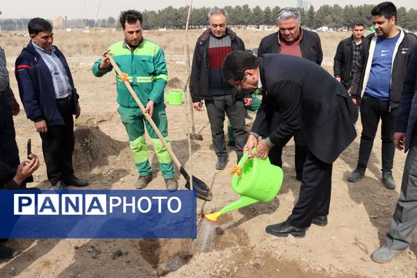 دانشگاه سبز می‌اندیشد