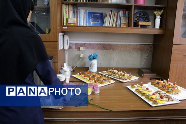 جشنواره هفته مشاغل در هنرستان تقوی پیشگان بهارستان۲