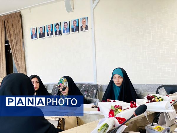 جلسه هم‌اندیشی وتجلیل از خبرنگاران ویژه دختران خبرنگار پانا درسطح شهرستان