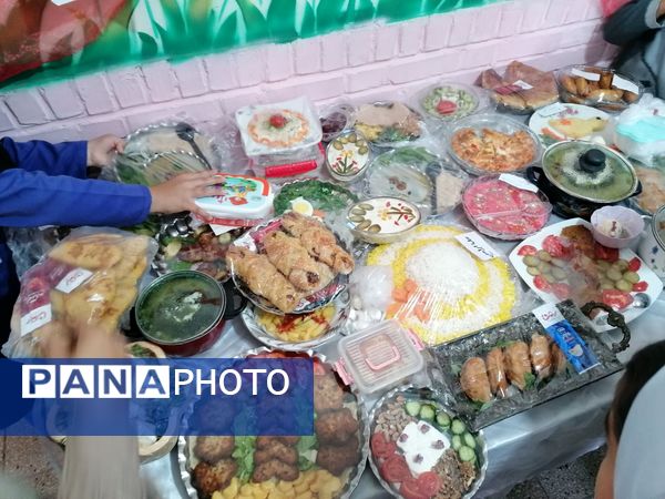 روز پر نشاط همزمان با هفته بهداشت روان در مدرسه تکتم خلیل آباد 