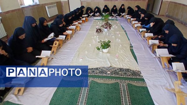 محفل انس‌ با قرآن آموزشگاه فاطمة الزهرا و فجر شهرستان هوراند با عطر مهدوی