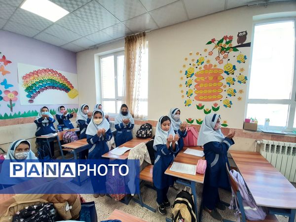 مراسم صبحگاه  دبستان زنده یاد امینی پور 