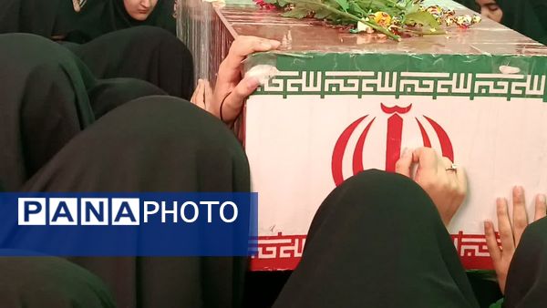 حضور شهید گمنام در دبیرستان دخترانه حضرت زینب(س) شهرستان بهاباد