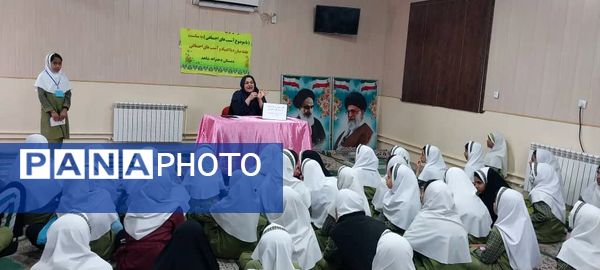 مراسم هفته مبارزه با اعتیاد در دبستان شاهد حاجی‌آباد 