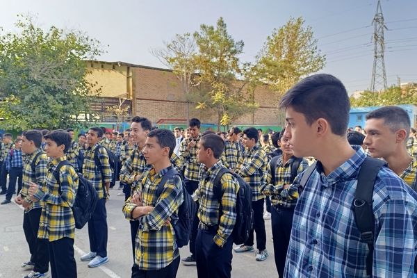 شروع سال تحصیلی در دبیرستان متوسطه اول عبدالحسین قفلی