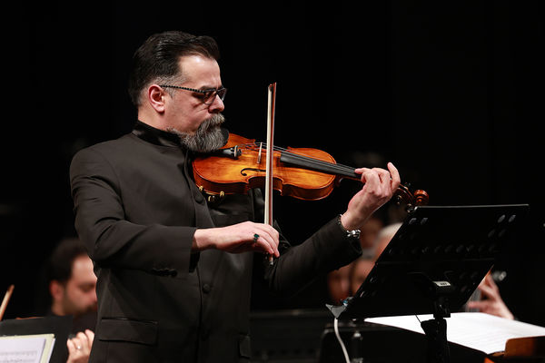 ارکستر سمفونیک تهران به رهبری «پانیذ فریوسفی»