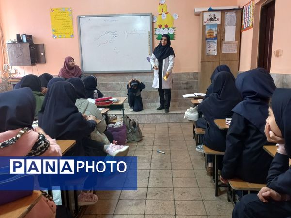 مانور زلزله و آموزش اطفای حریق و ایمن سازی در مدرسه شهید جواهری دو 