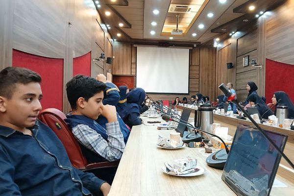 حضور دانش‌آموزان پانا ری دو در نشست صمیمی با مدیر عامل خبرگزاری پانا 