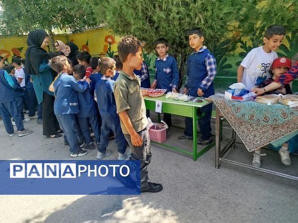 برگزاری بازارچه درون مدرسه‌ای در دبستان مبین شیروان