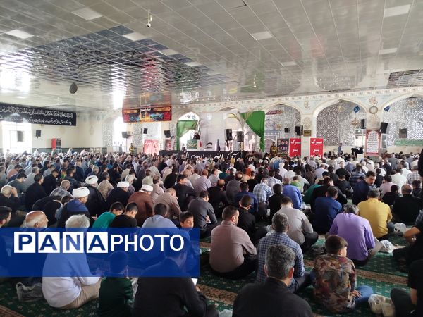 نماز جمعه کاشمر با حضور پرشور مردم برگزار شد