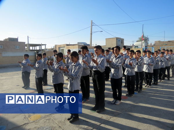 صبحگاهی شاد و پرنشاط در مدارس خاتم