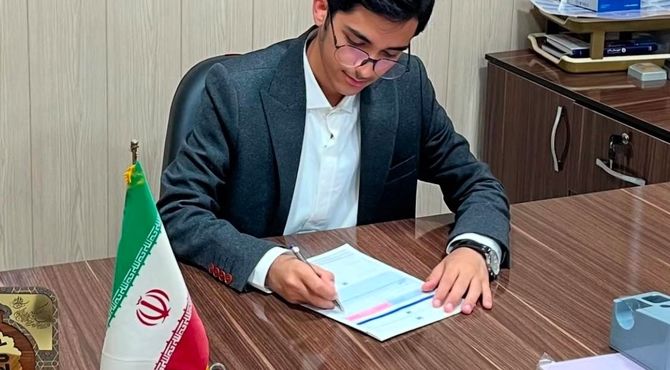 «ارشیا احمدی» رئیس مجلس دانش‌آموزی شد