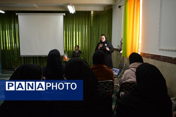 مدرسه حکمت میزبان هفته کتابخوانی