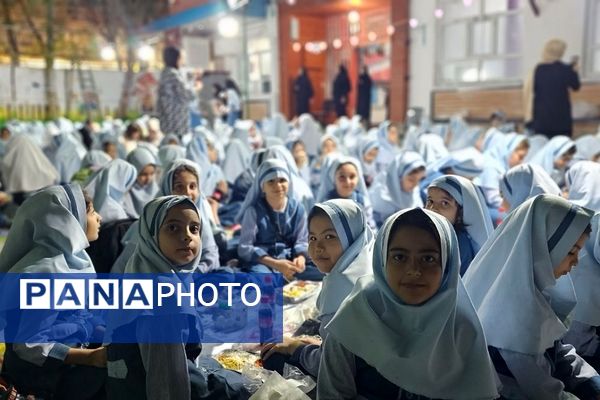 برپایی سفره افطار برای روزه اولی‌ها در دبستان دخترانه ام‌البنین شهرری