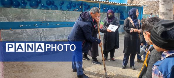 کاشت نهال در دبستان پسرانه مبین شیروان