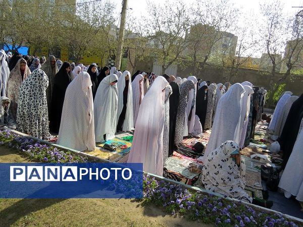 اقامه نماز عید فطر در شهرستان بجنورد 
