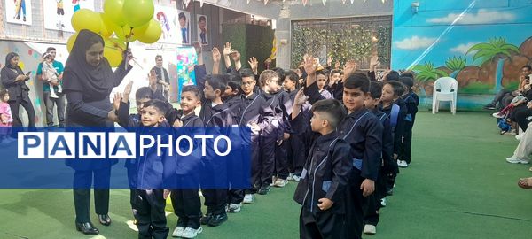 جشن شکوفهها در مدرسه نسل روشن ناحیه 2 کرج